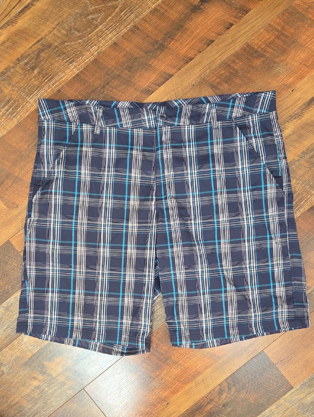 Fila Sport Golf Shorts Navy Blue And White Plaid, Size 40